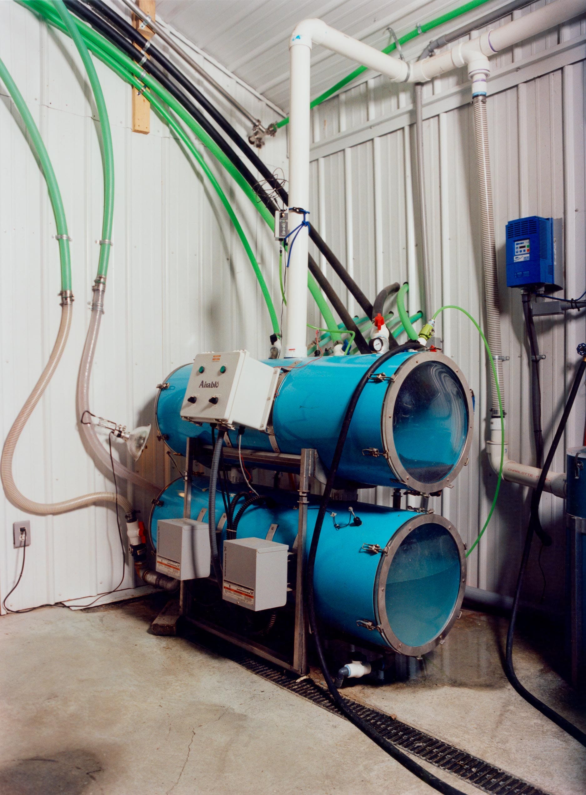 machines used to release sap from hoses to storage tanks