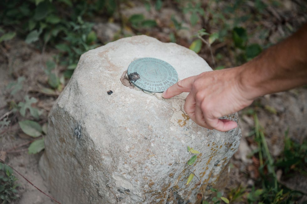 eric gladhill surveys mason dixon stones