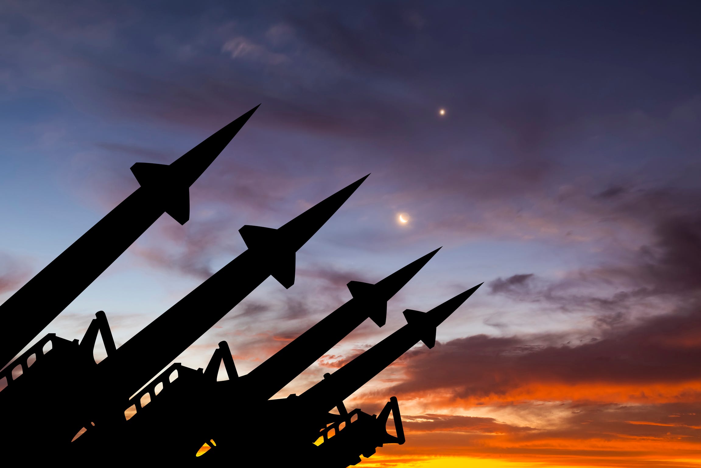 pmxan422feadangerousmissiles-002-1673028663.jpg