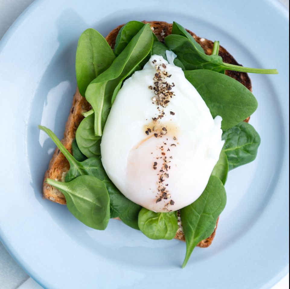 poached egg and spinach