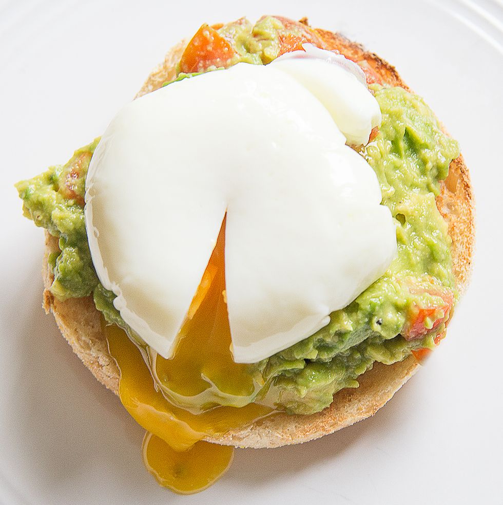 low calorie breakfast poached egg with avocado