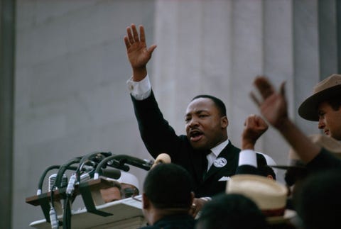 Op 28 augustus 1963 hield dominee Martin Luther King jr zijn I Have a Dreamrede op de trappen van het Lincoln Memorial in Washington DC Op de 3e maandag in januari viert men in de VS Martin Luther King Jr Day een landelijke feestdag waarmee de verjaardag van dominee King wordt gevierd