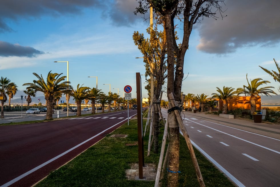 le strade della spiaggia del poetto a cagliari