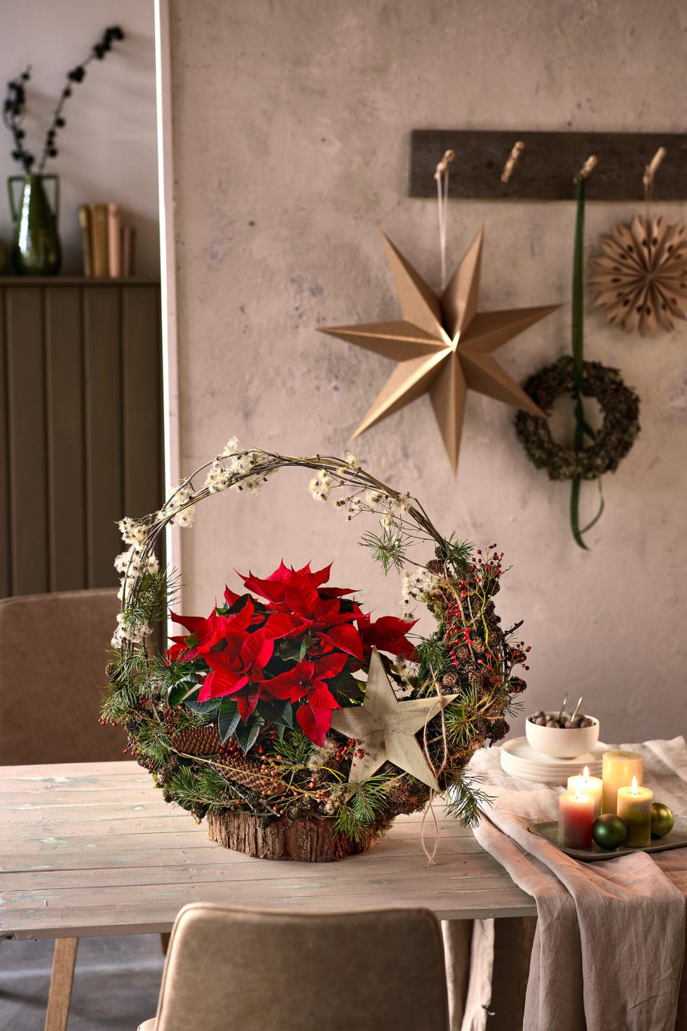 rustic poinsettia christmas floral display