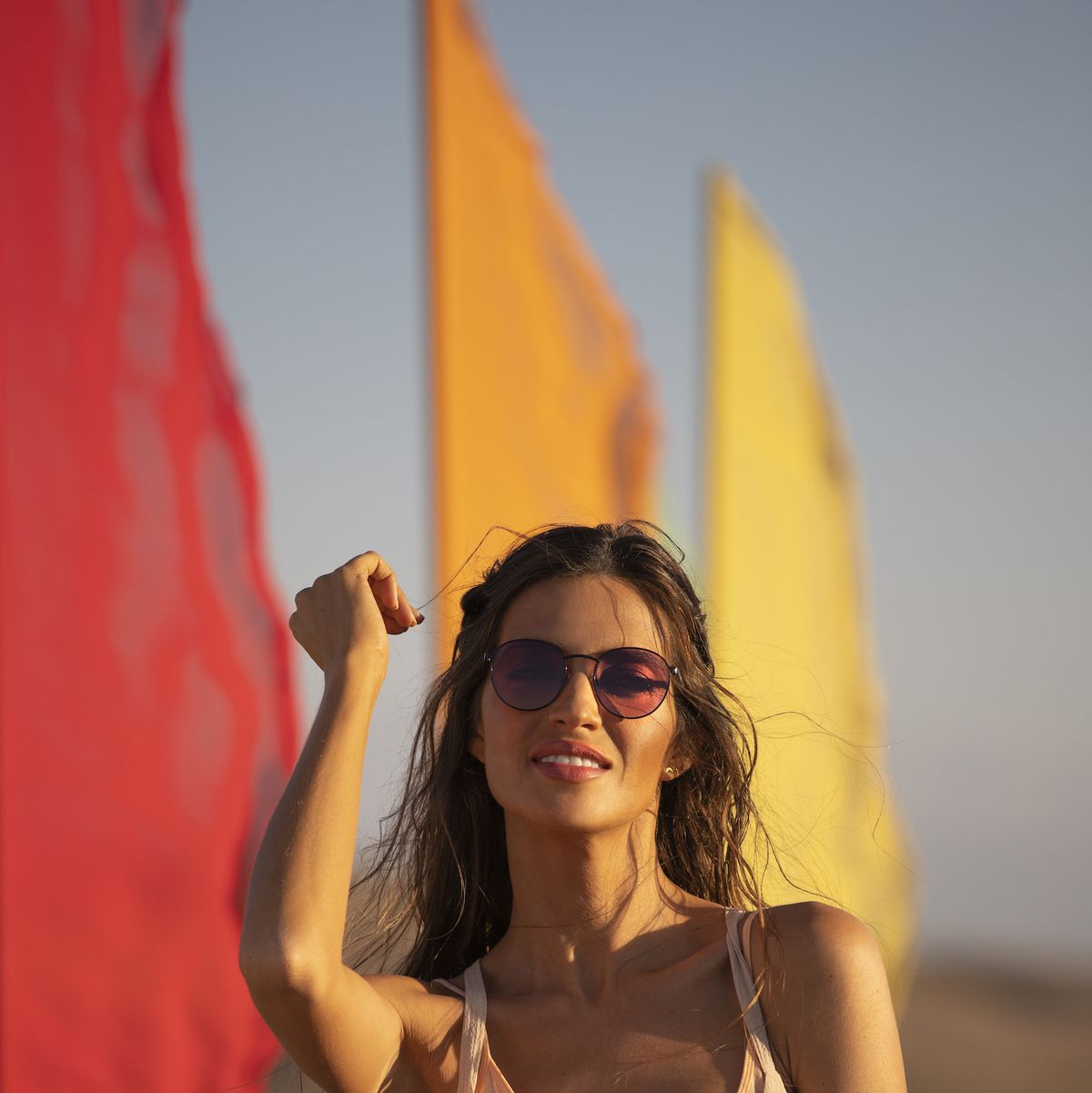 Sara Carbonero diseña las gafas sol más cool del verano Toda la colección Polaroid