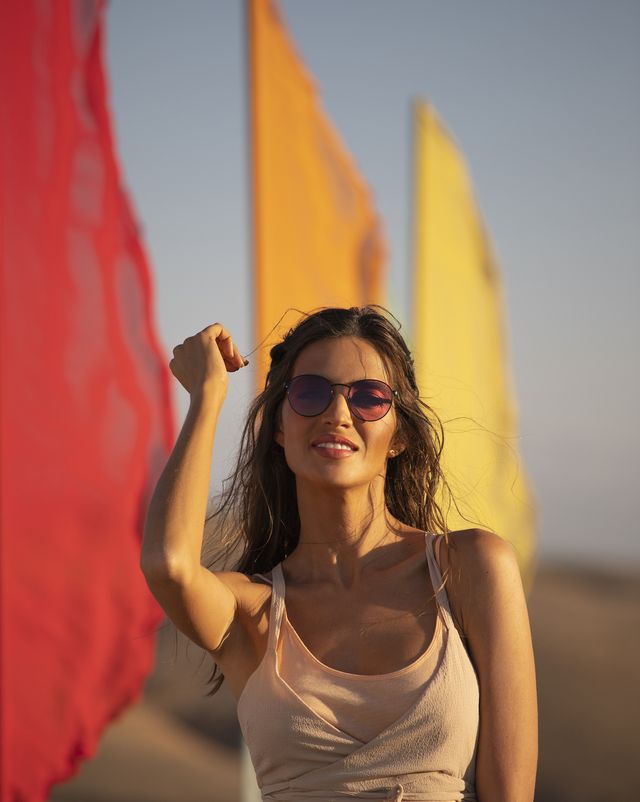 Sara Carbonero diseña las gafas de sol más cool del verano - Toda la  colección para Polaroid