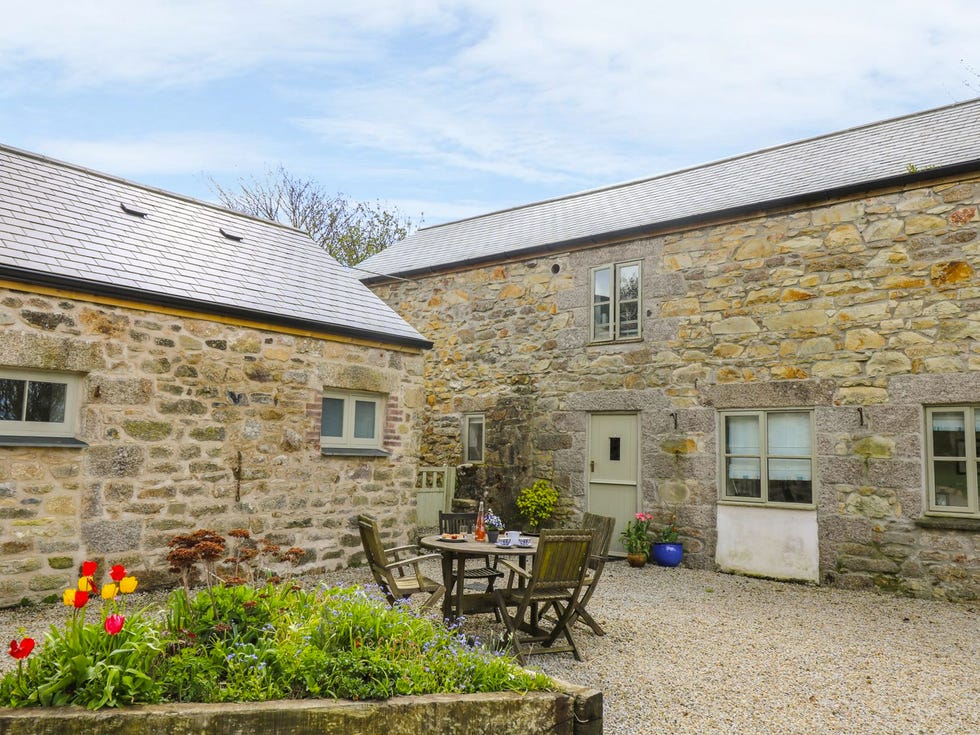 Where is Poldark filmed? 5 Cornwall cottages for fans to rent