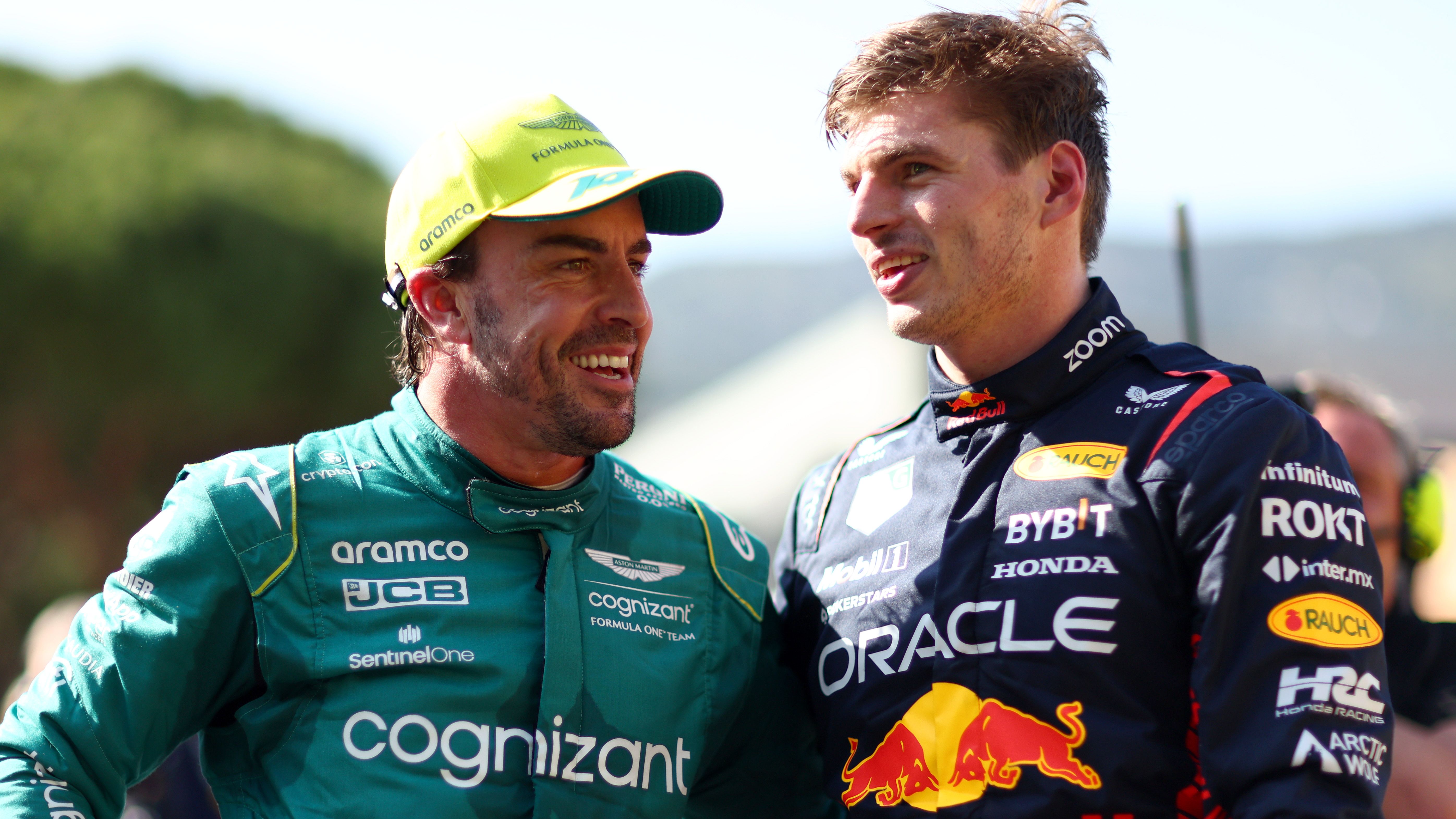 Aston Martin pone a la venta la camiseta y gorra de Alonso para F1 2024