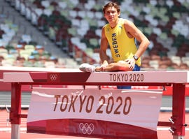 el atleta sueco armond duplantis en tokio 2020