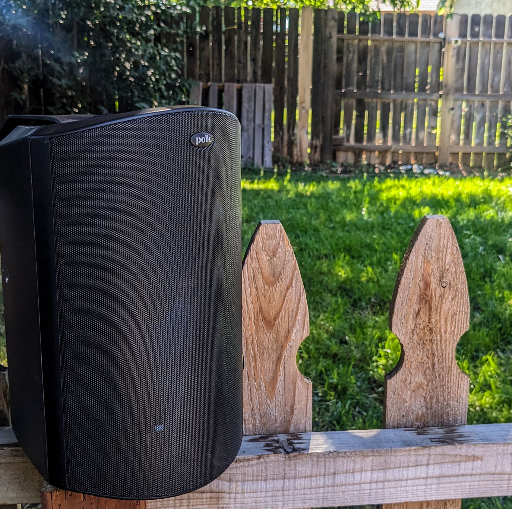 The 8 Best Outdoor Speakers Bring The Tunes to The Yard