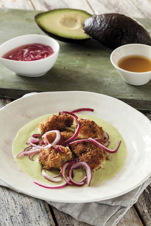 pollo frito con aguacate