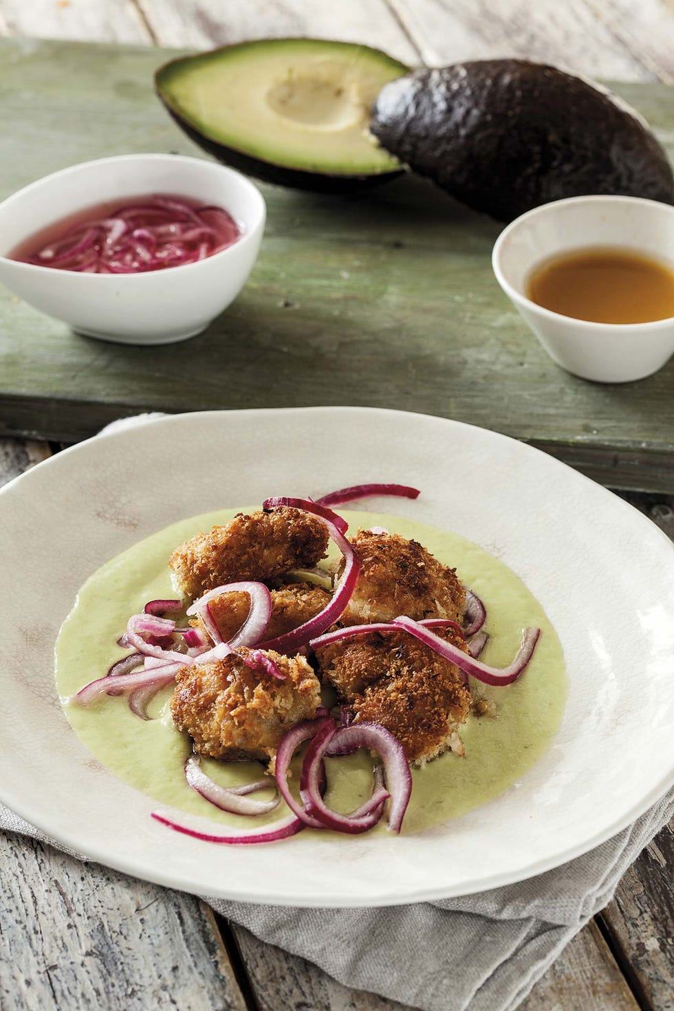 pollo frito con aguacate