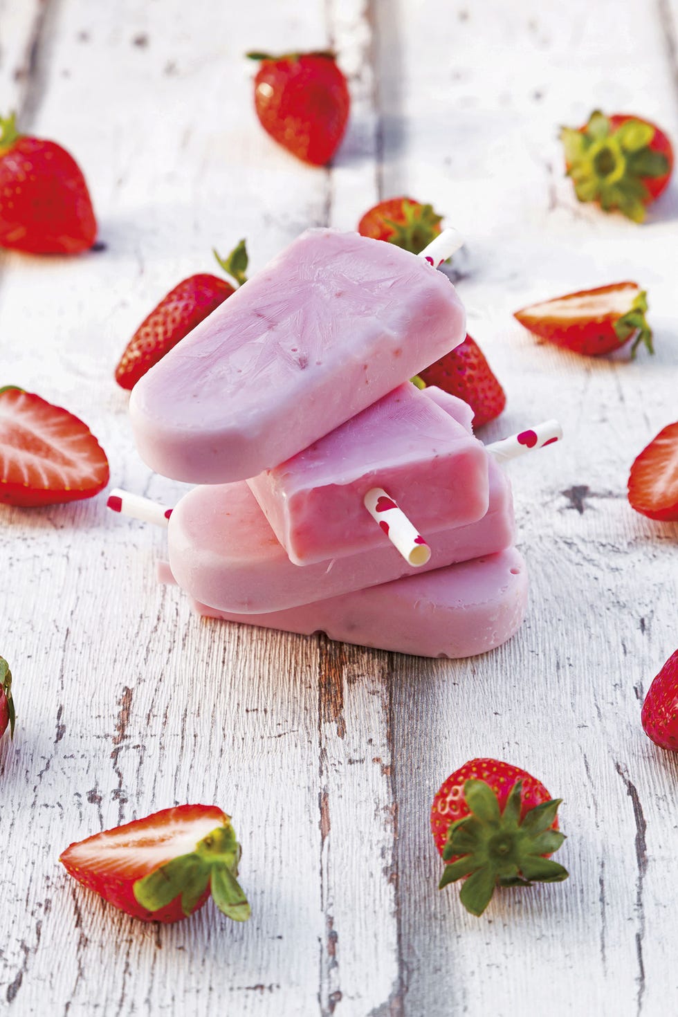 polos cremosos de fresas y yogur