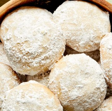 polvorones mexican wedding cookies covered in powdered sugar