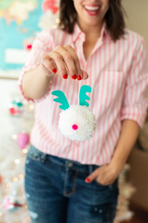 christmas crafts for kids — pom pom ornaments