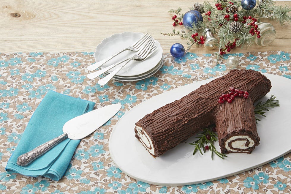 yule log with pomegranate