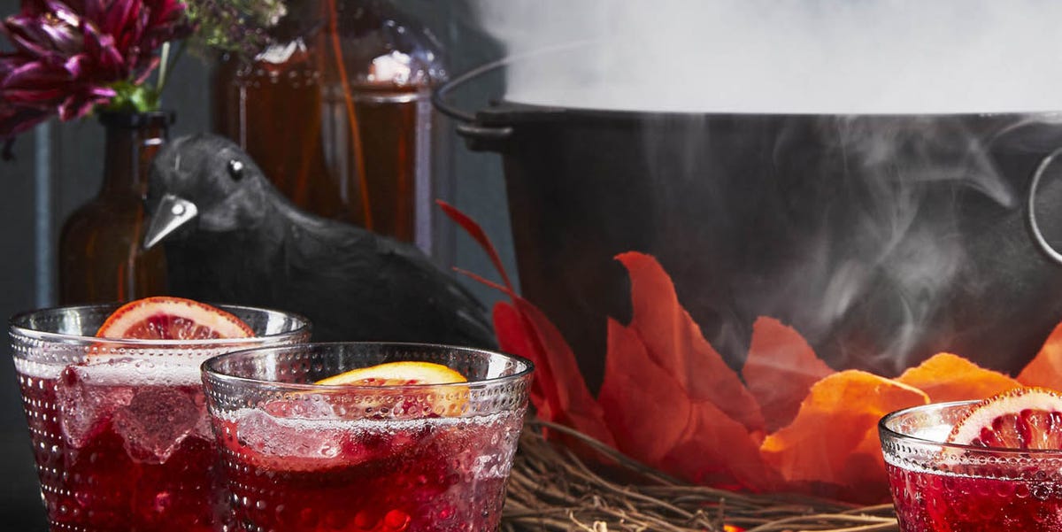 20 Spooktacular Halloween Drinks for Kids (and Grown-Up) Parties 20 Spooktacular Halloween Drinks for Kids (and Grown-Up) Parties