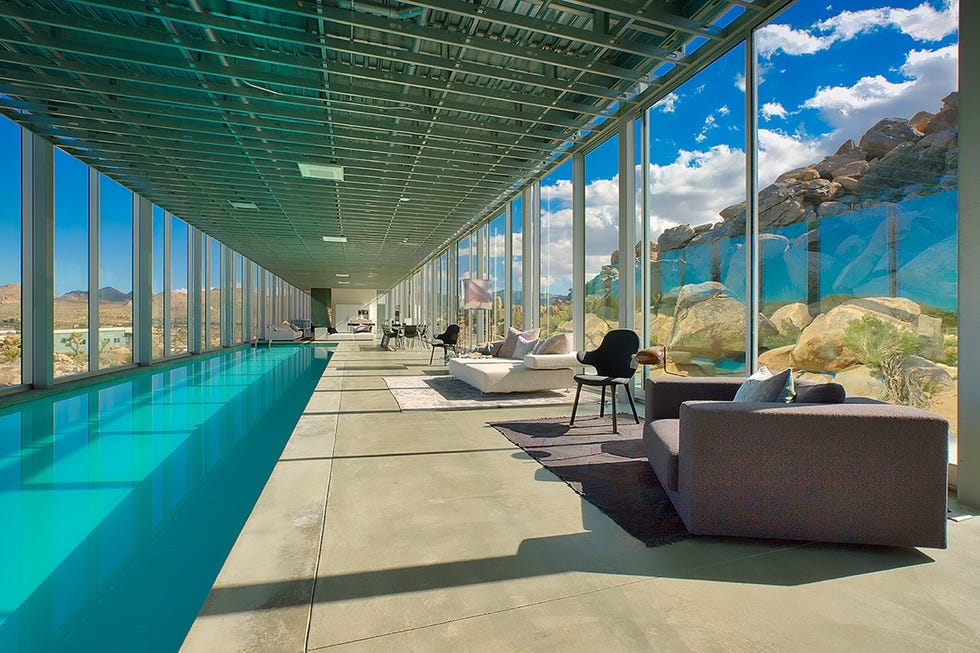 la piscina de la casa invisible es un sueño un lugar utilizado para rodar series y películas