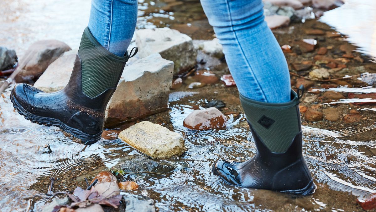 What are the best socks to wear with rain boots ?
