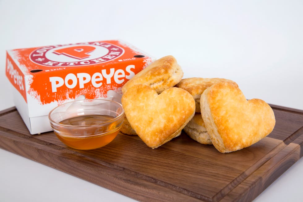 Food, Dish, Ingredient, Cuisine, Empanada, Junk food, Baked goods, Buttery, Produce, Curry puff, 
