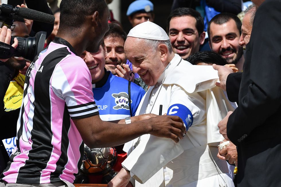 papa francesco frasi sport