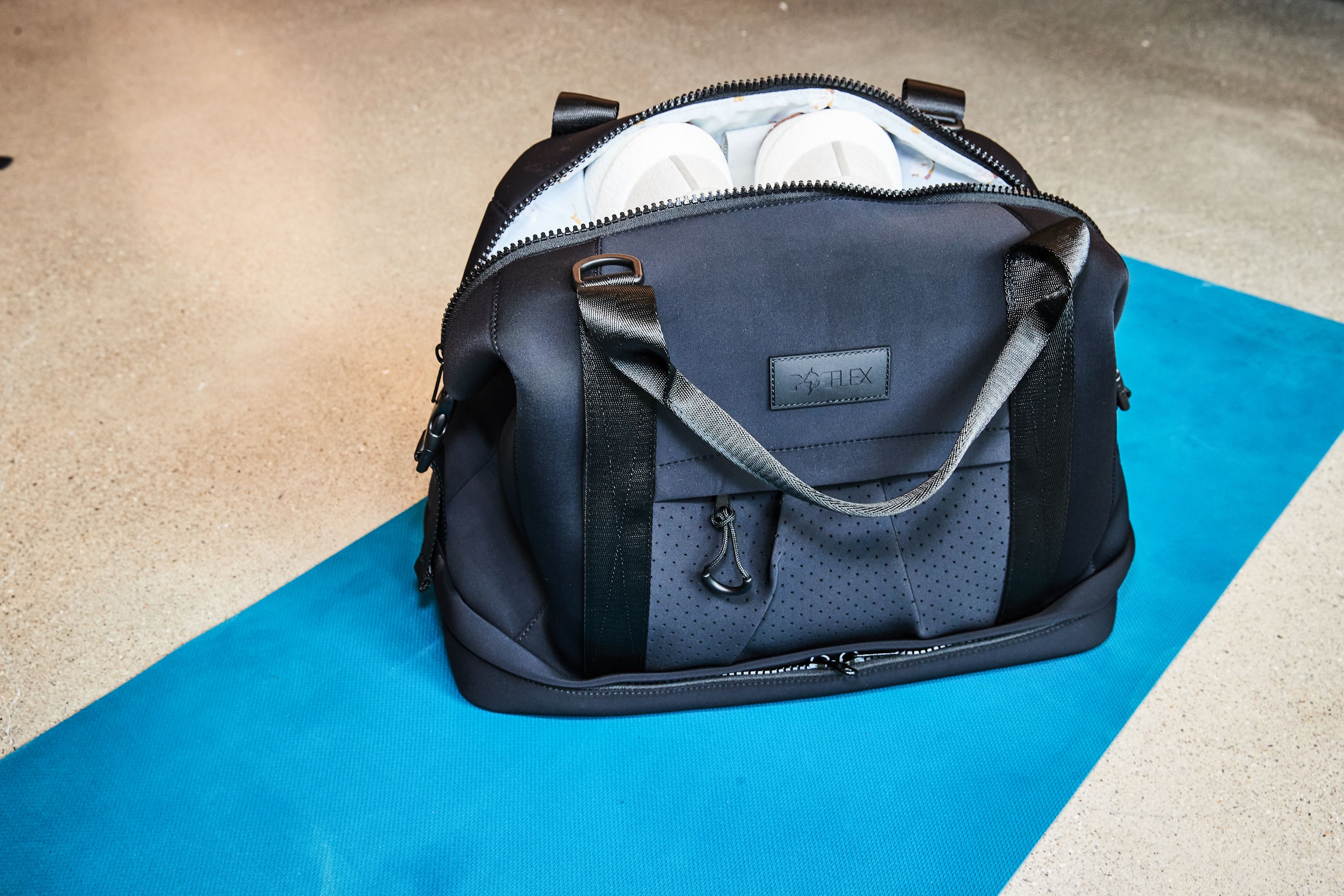 Ella Duffle Bag For Women, Waterproof Ultimate Gym Bag - Black – POPFLEX®