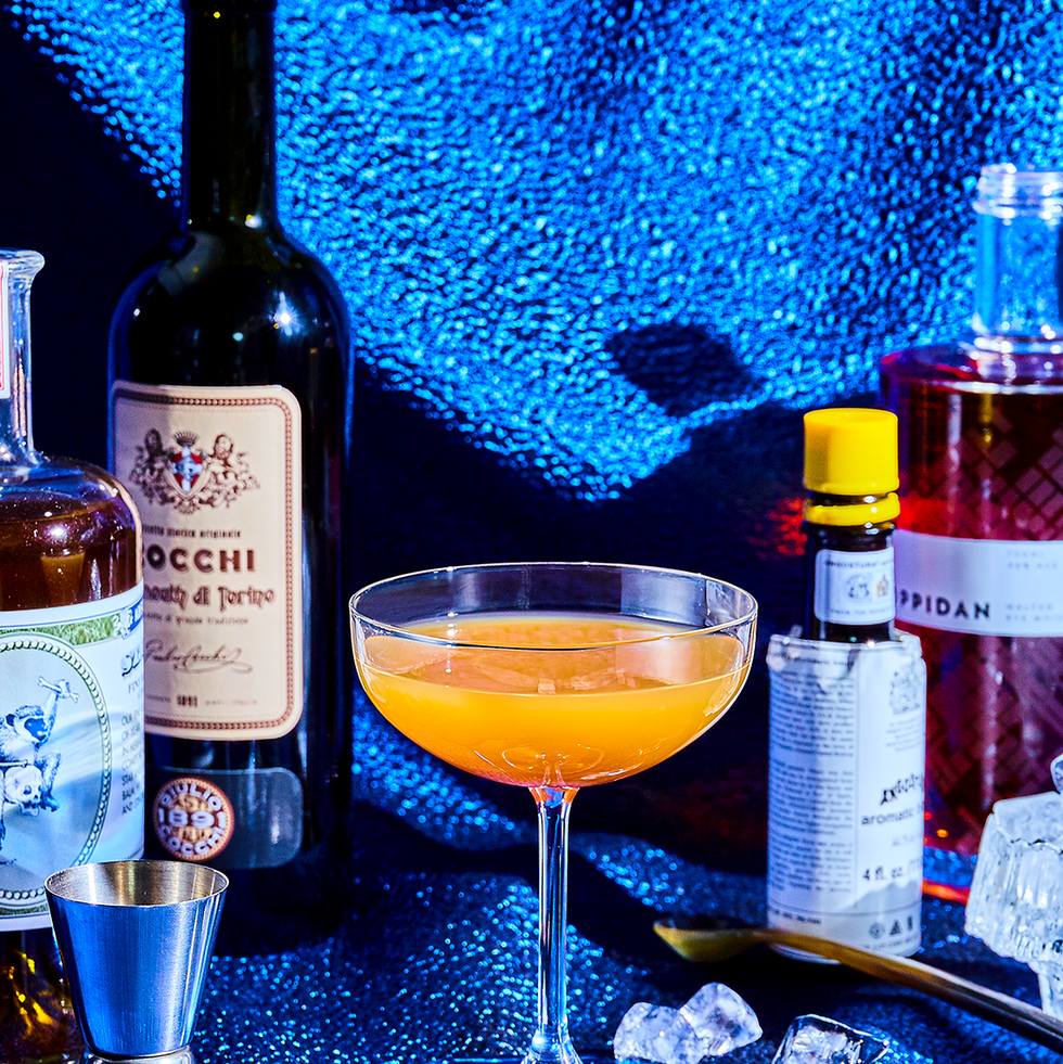 Most Popular Bar Drinks Ever - Classic Cocktails You Should Know