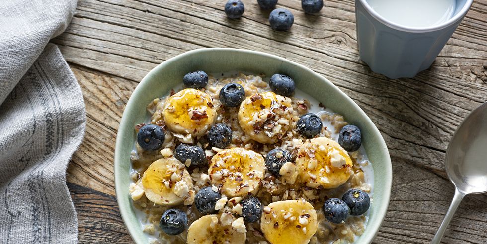 porridge with blueberries, nuts and banana
