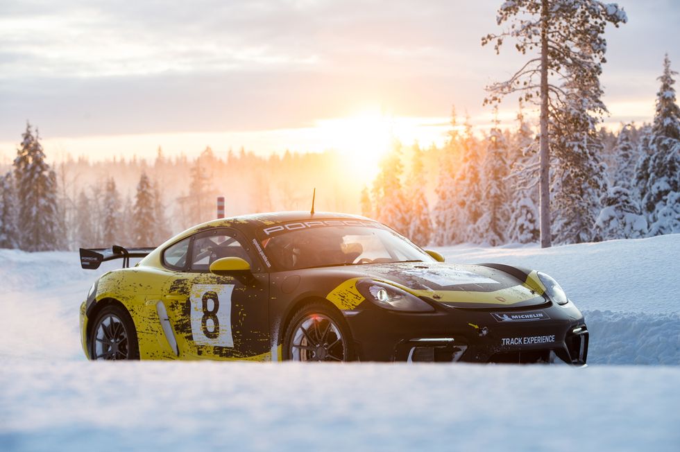 Demo run for the Porsche Cayman GT4 Rallye on snow and ice - Porsche  Newsroom
