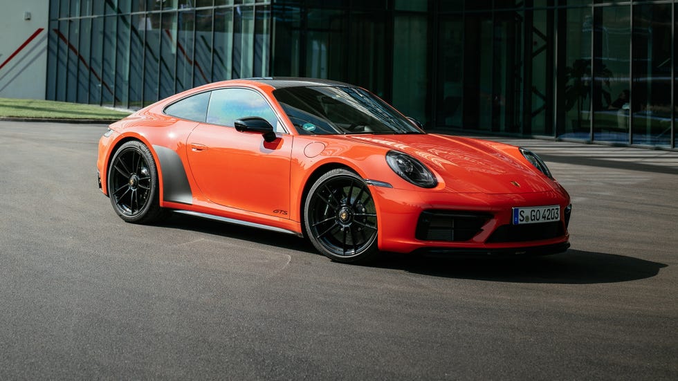 porsche-911-carrera-4-gts-54-659d344678aa0.jpeg