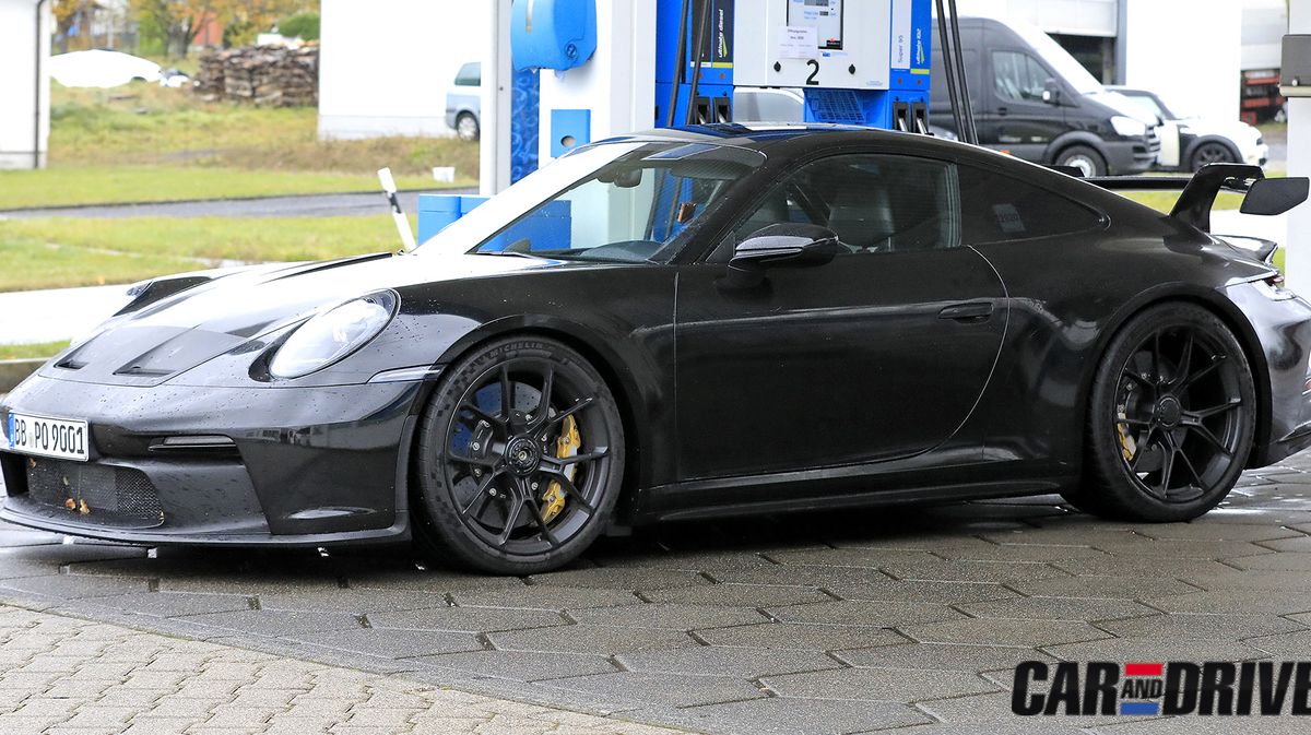 preview for El Porsche 911 GT3 se deja ver en este vídeo espía