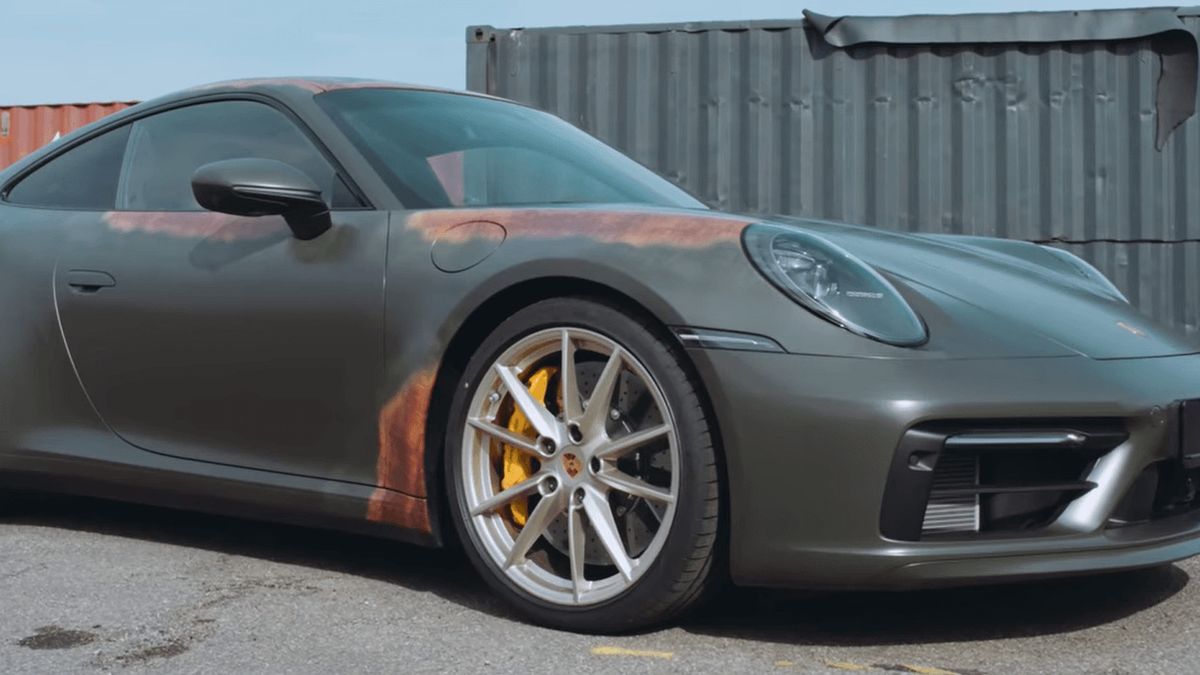 preview for Porsche y su 'nueva' pintura con efecto óxido