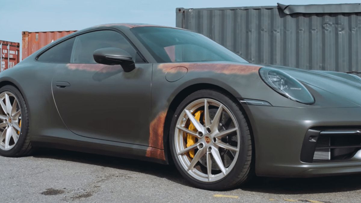 preview for Porsche y su 'nueva' pintura con efecto óxido