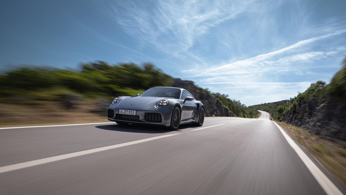 www.caranddriver.com
