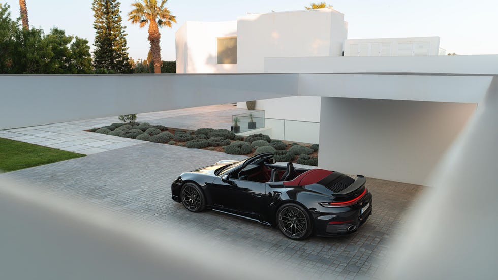 porsche-911-turbo-s-2026-12-68be9ce8850df.jpg