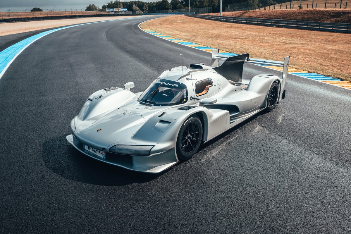 www.caranddriver.com