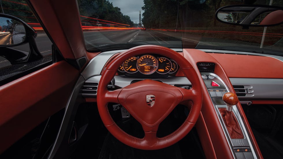 porsche-carrera-gt-libro-5-658db138710d6.jpeg