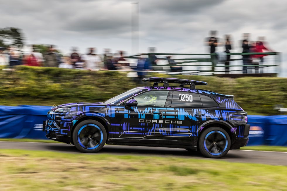porsche cayenne electric