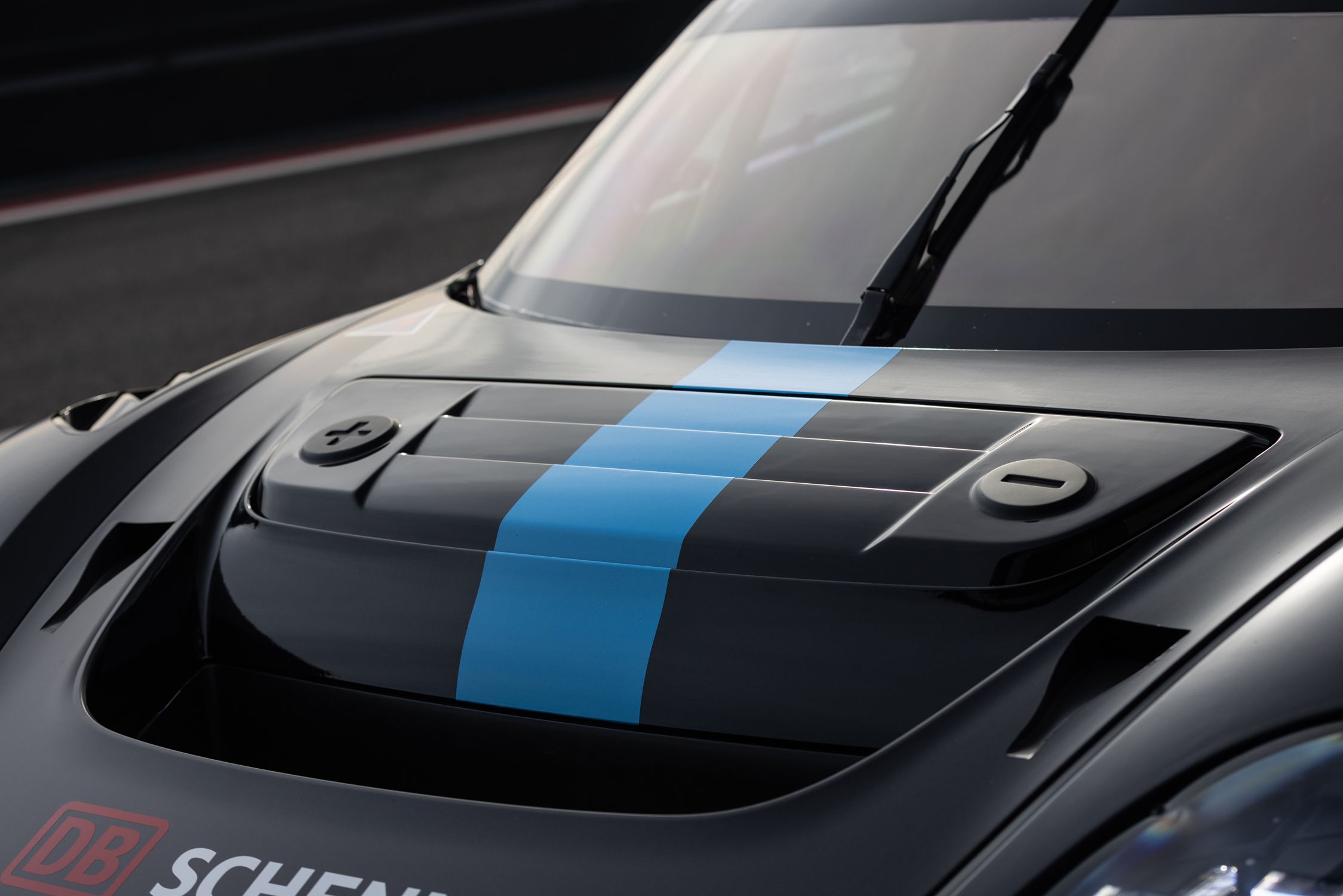 Porsche 718 Cayman GT4 ePerformance: Im 700-kW-E-Rennwagen