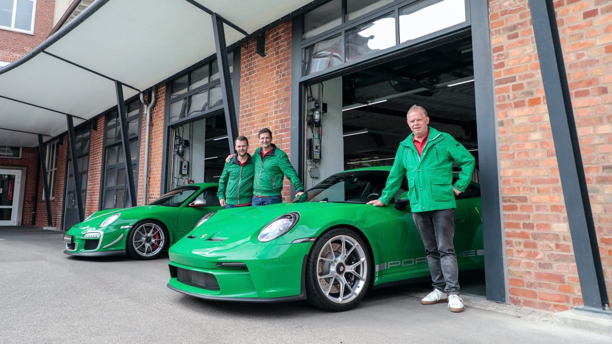 www.caranddriver.com