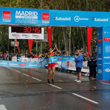 Recreation, Marathon, Half marathon, Long-distance running, Running, Pedestrian, Ultramarathon, Athlete, Street, Individual sports, Recreation, Marathon, Half marathon, Long-distance running, Running, Pedestrian, Ultramarathon, Athlete, Street, Individual sports,