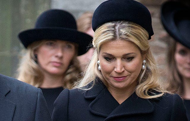 Hair, Hat, Beauty, Fashion, Blond, Fashion accessory, Headgear, Eye, Fun, Street fashion, 