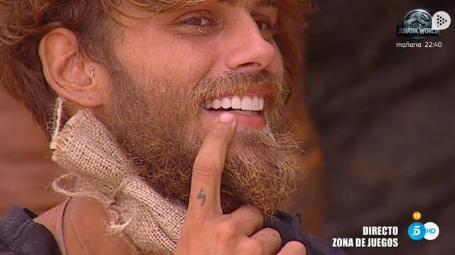 Facial hair, Beard, Hair, Moustache, Face, Nose, Chin, Hairstyle, Human, Lip, 