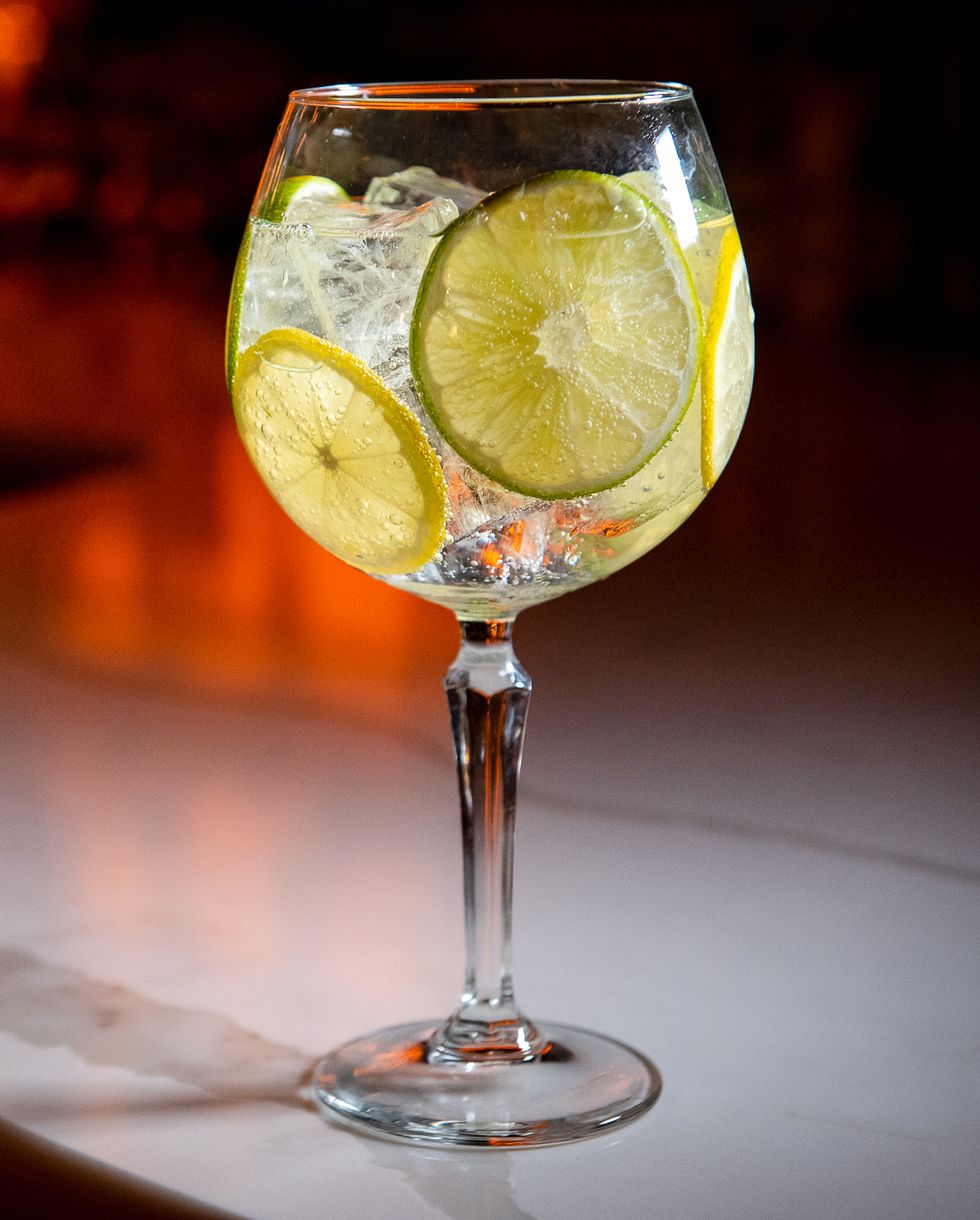 Drink, Classic cocktail, Alcoholic beverage, Gin and tonic, Wine glass, Stemware, Distilled beverage, Glass, Cocktail, Margarita, 