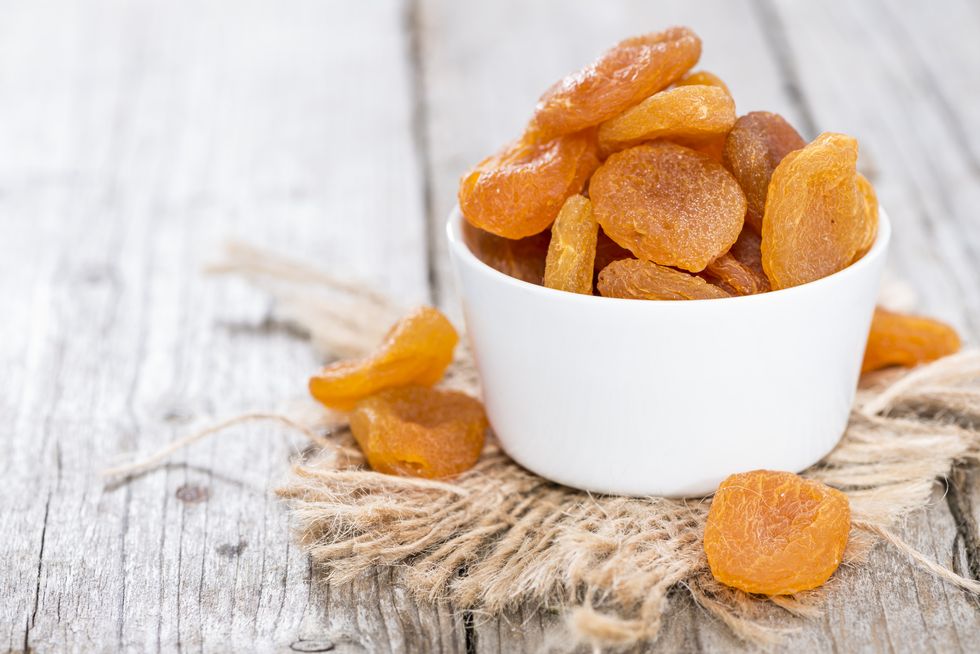 portion of dried apricots