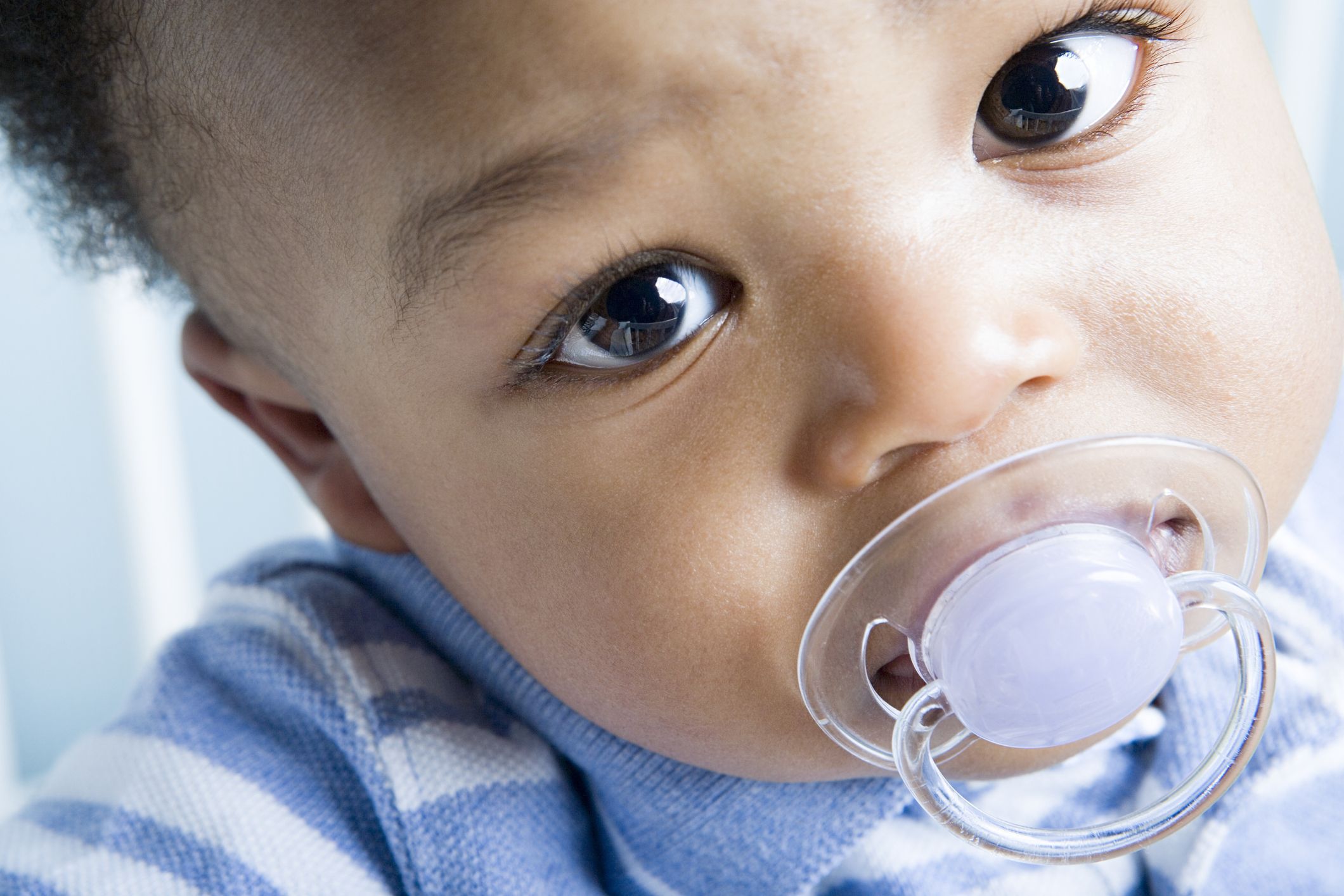  Bibs - Chupetes de bebé, goma natural sin BPA, fabricados en  Dinamarca, juego de 2 chupetes color blanco y azul bebé (0 a 6 meses) :  Bebés
