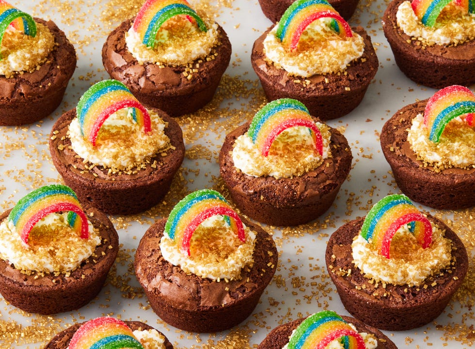 pot o gold cups with sprinkles