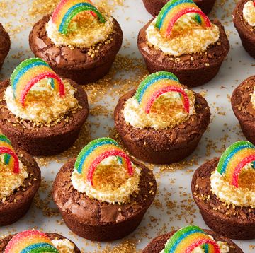pot o gold cups with sprinkles