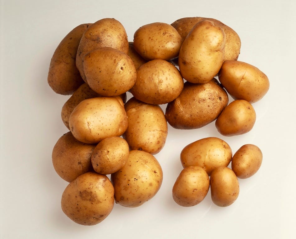 Food, Potato, Yukon gold potato, Root vegetable, Plant, Vegetable, Solanum, Russet burbank potato, Produce, Langsat, 