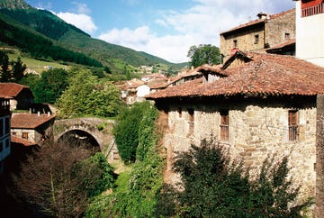 puente de san cayetano en potes cantabria